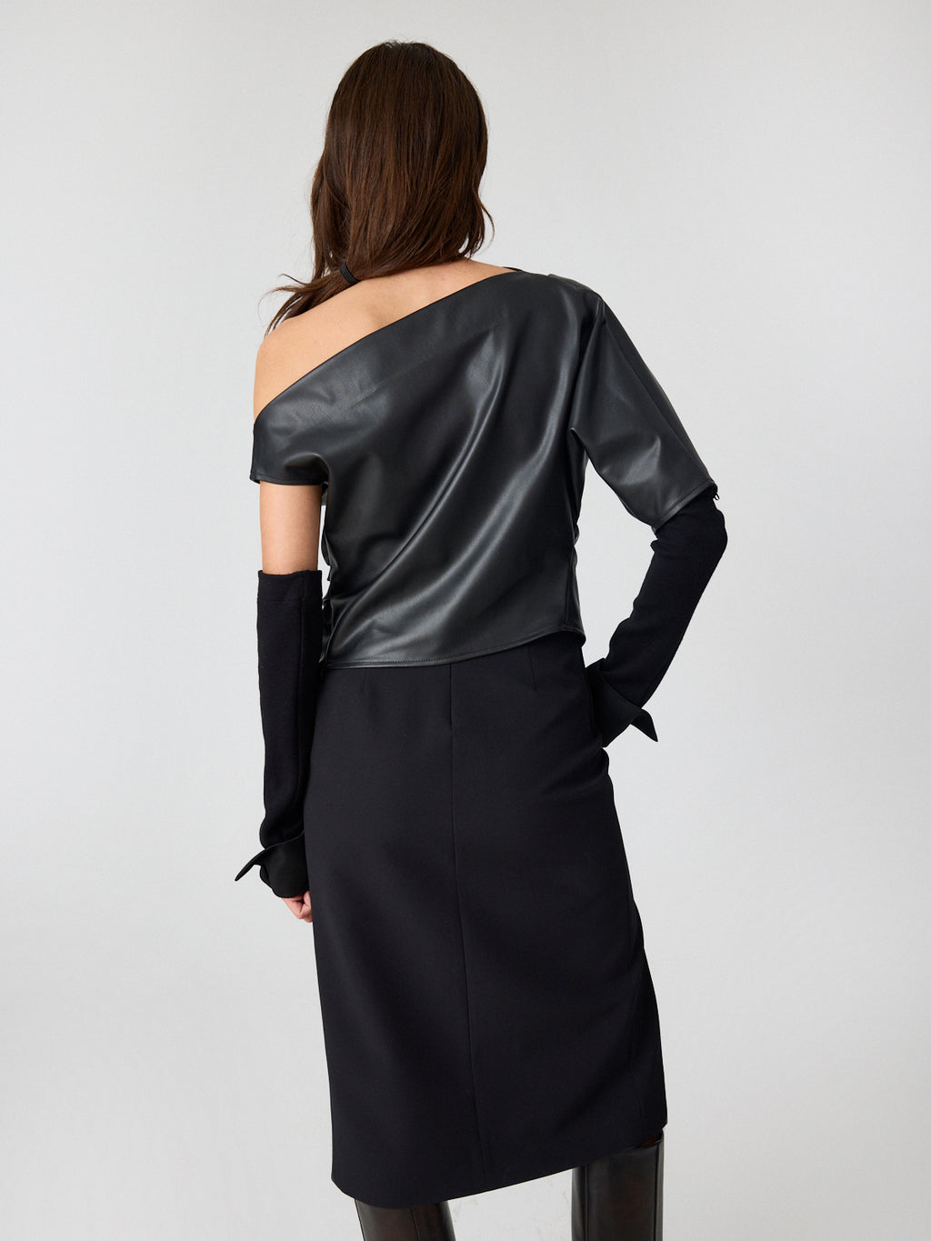 WAVE BLUZ arka görünüm - Modern asimetrik kesim detayı, CHILIA DESIGN